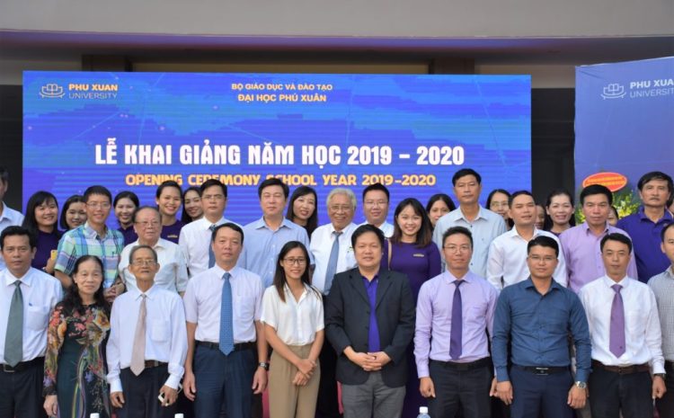  TƯNG BỪNG LỄ HỘI KHAI GIẢNG ĐẶC BIỆT CHƯA TỪNG CÓ TẠI ĐẠI HỌC PHÚ XUÂN